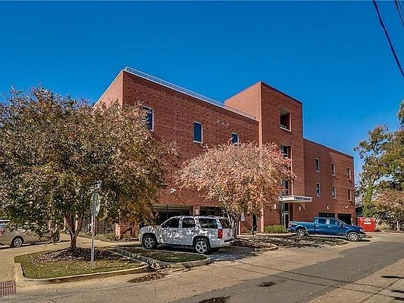 4th image of 1510 9th St Unit 107