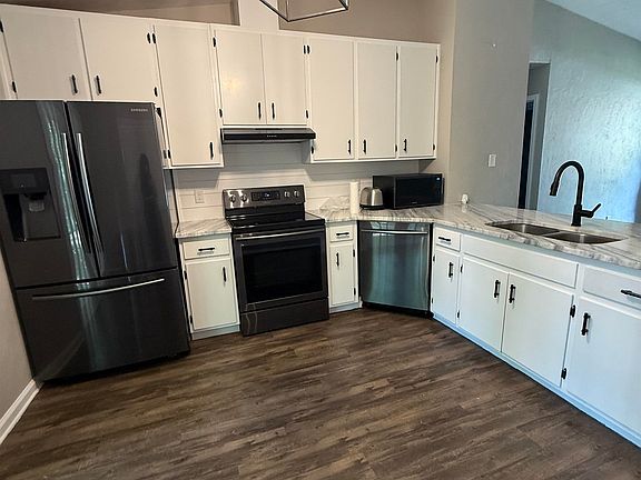 2nd image of 3213 Mound Dr