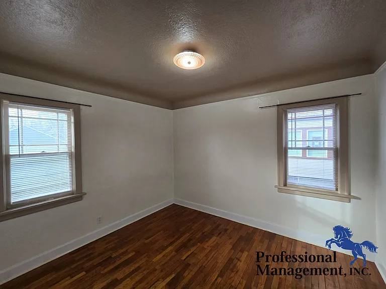 108 Alderson Ave — Photo 6
