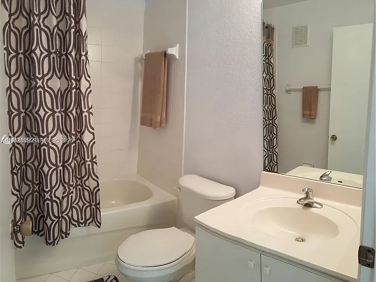 1260 SE 31st Ct — Photo 21