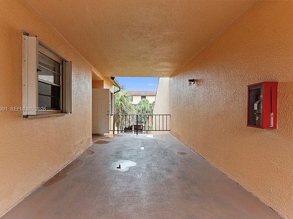 5th image of 430 Commodore Dr APT 310