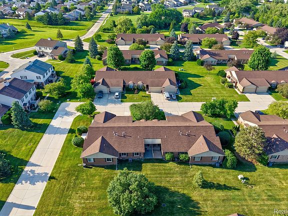 5th image of 15908 Plymouth Dr #387