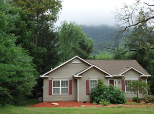 2 Lynn Cove Rd, Asheville, NC 28804