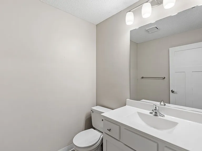 Oakwood — Photo 9