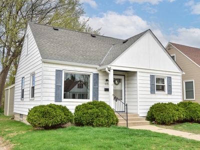 8520 West Hayes AVENUE, West Allis, WI, 53227