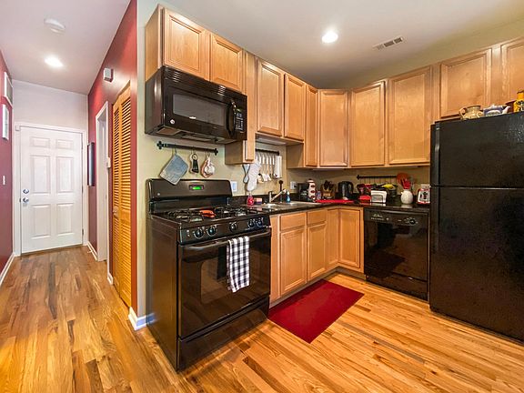 3rd image of 1218 N Paulina St #1