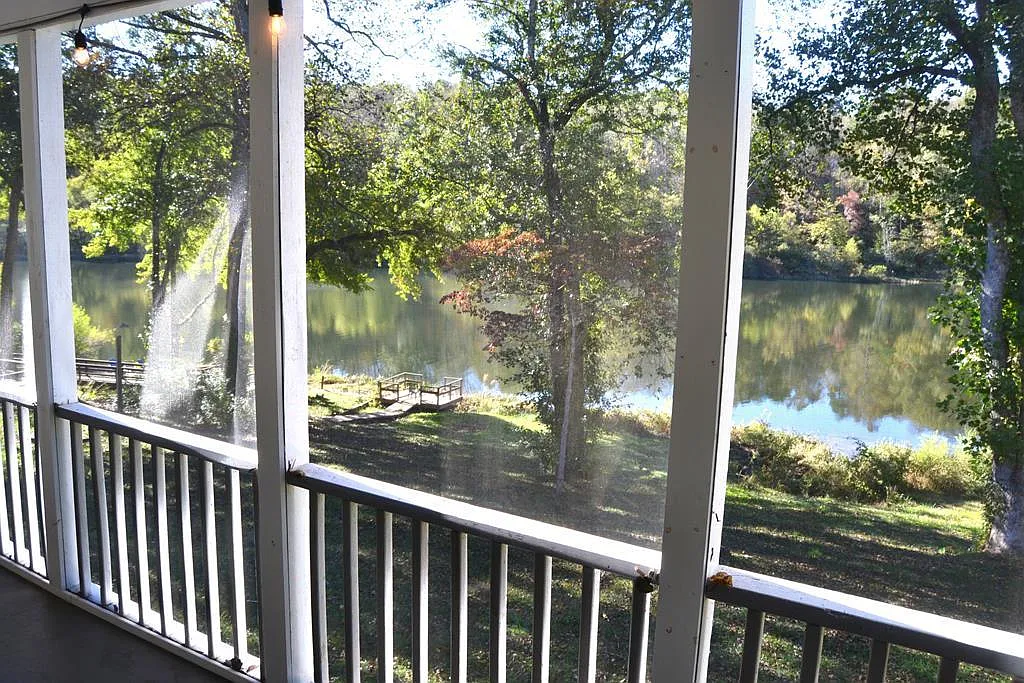 3 bed, 3.0 bath, $3,000 — Photo 2