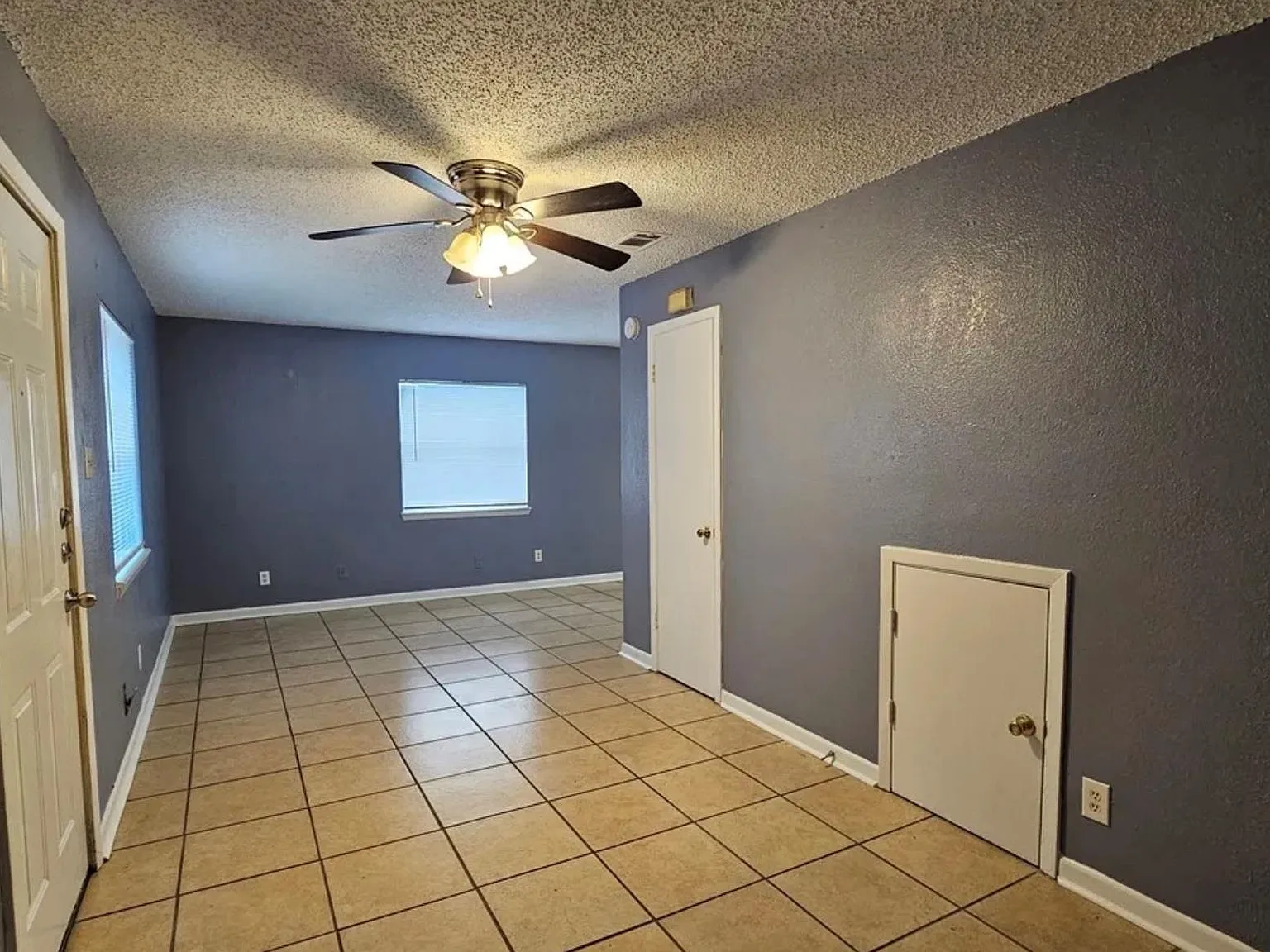 2 bed, 1.5 bath, 1000 sqft, $1,100 — Photo 2