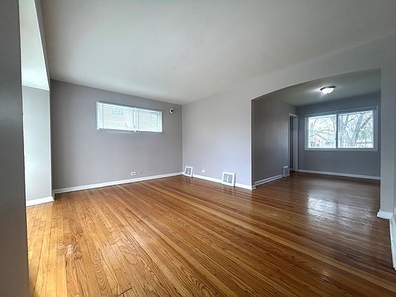 2nd image of 2058 Downey Rd