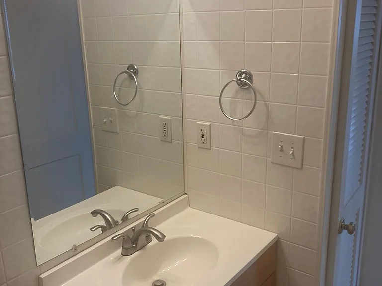 158 Linden Ln #1 — Photo 5