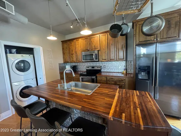 109 E Grand River Ave APT 4, Williamston, MI 48895