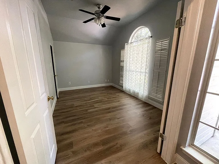 3822 Newland Dr — Photo 8