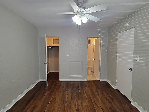 3rd image of 900 Granville Ct N