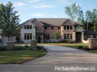 545 Monarch Dr, De Pere, WI 54115