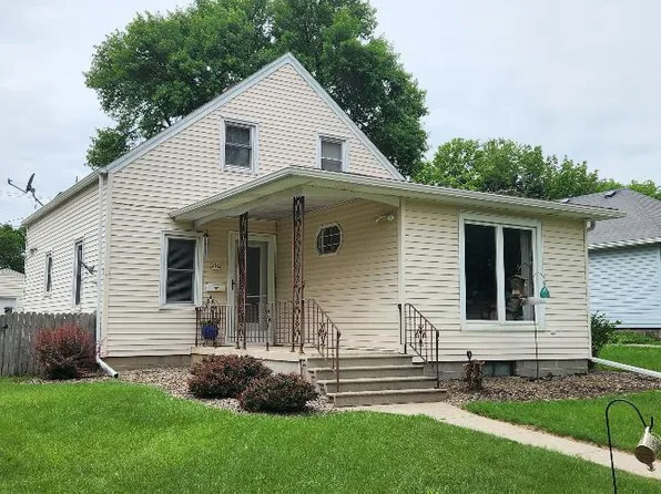 216 S 1st St, Kiester, MN 56051