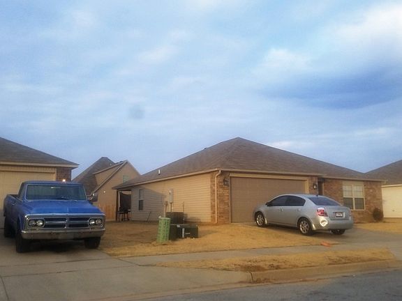 2nd image of 603 W Gillian Ave