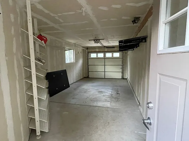 249 Newport St — Photo 27