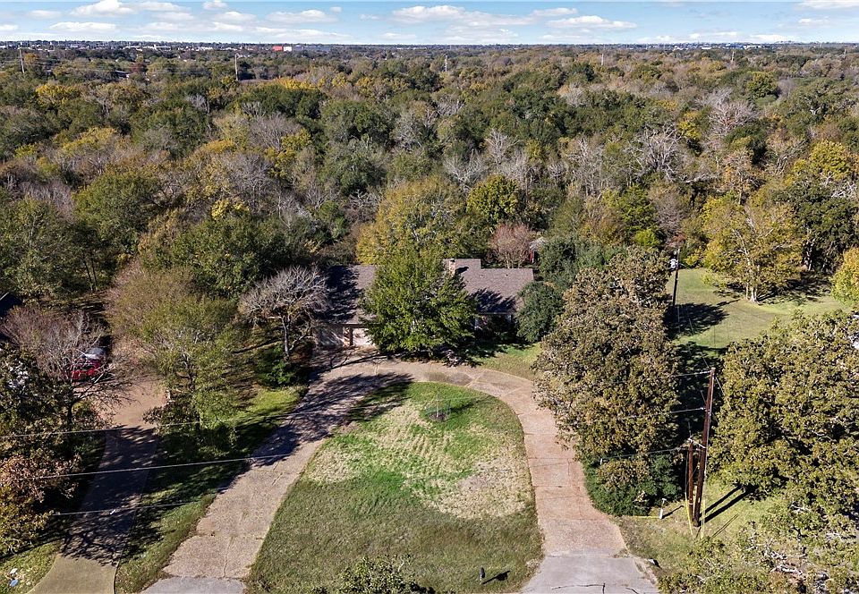 1st image of 7096 Wood Oaks Dr