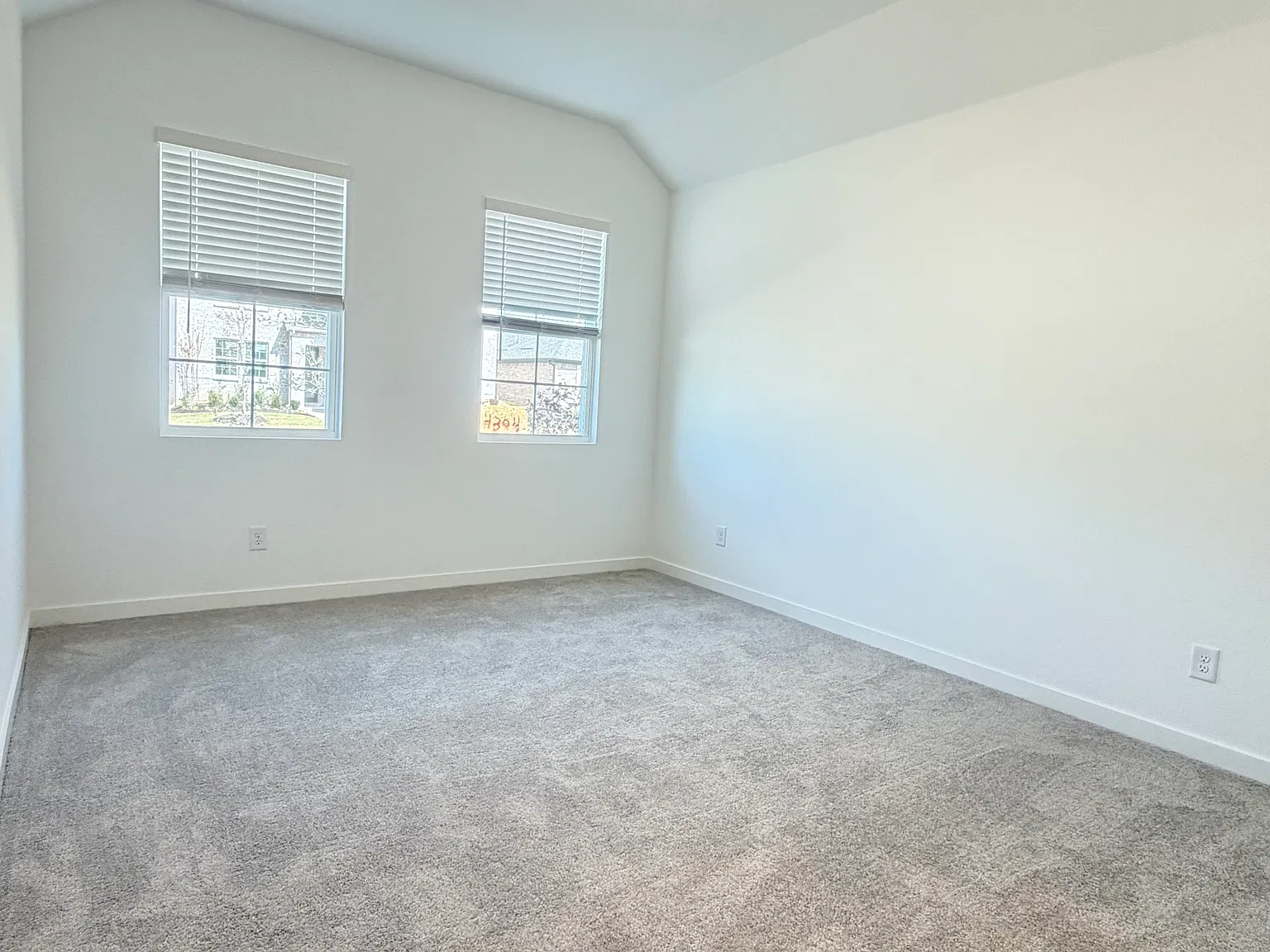 4 bed, 3.5 bath, 2314 sqft, $2,900 — Photo 3