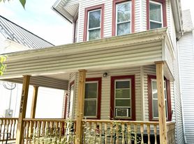 1870 W 45th St
