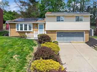 447 Saratoga Dr, Pittsburgh, PA 15236