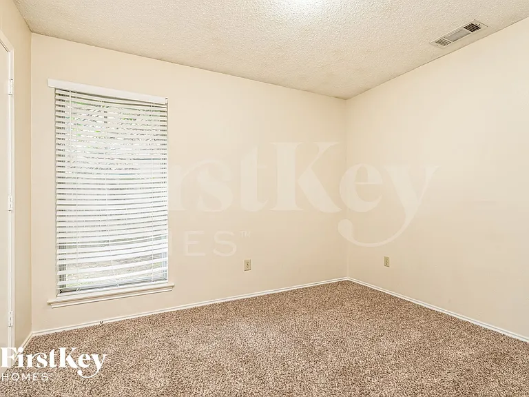 5624 Lordsburg Trl — Photo 12