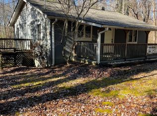 1212 Howard Gap Loop Rd, Flat Rock, NC 28731