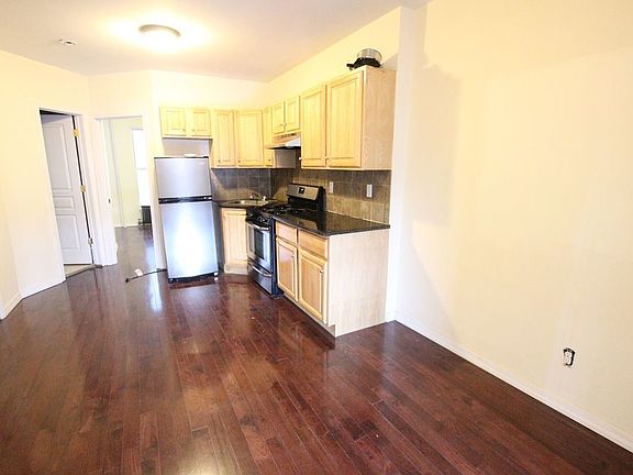 3rd image of 412 4th Ave APT 2R