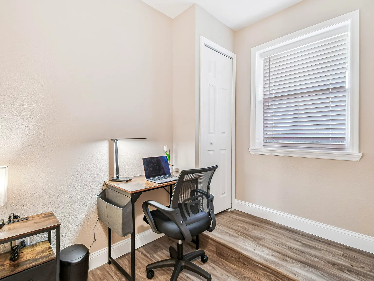 4 bed, 3.0 bath, 2292 sqft, $776 — Photo 2