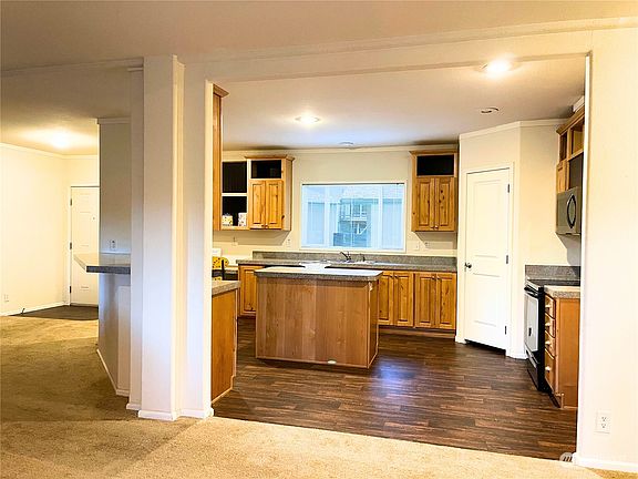 3rd image of 2302 195th Avenue SW