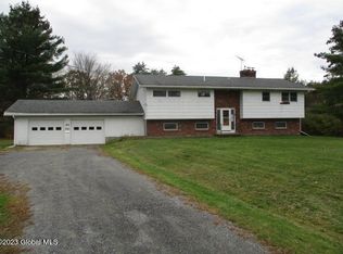 10 Mott Rd, Gansevoort, NY 12831