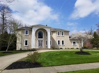 5868 Glasgow Ln, Solon, OH 44139