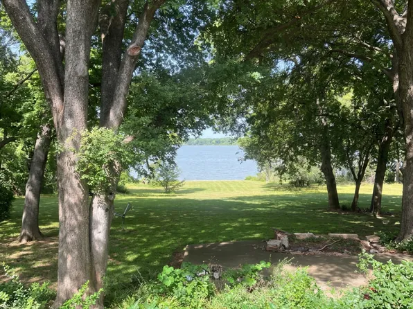 3101 W Oak Shores Dr, Crossroads, TX 76227