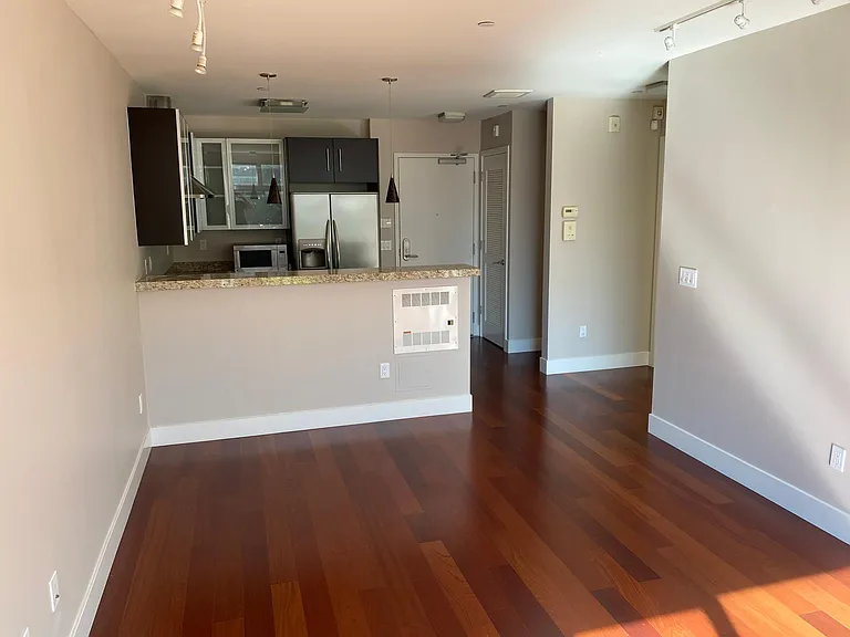 75 Moss St — Photo 1