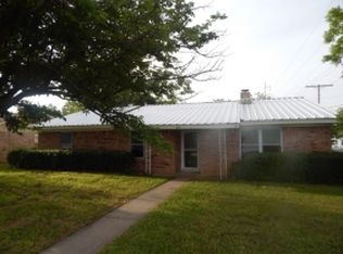 1407 Vfw St, Mineral Wells, TX 76067