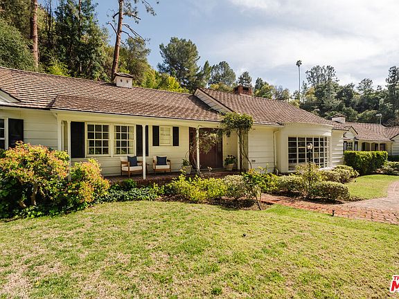 3rd image of 1126 Coldwater Canyon Dr