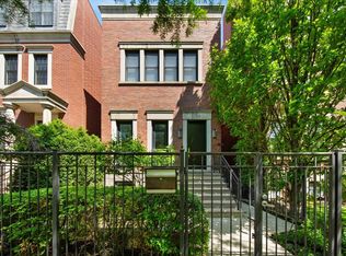 1716 W Wolfram St, Chicago, IL 60657