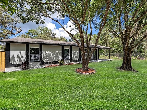 4th image of 10131 Field St