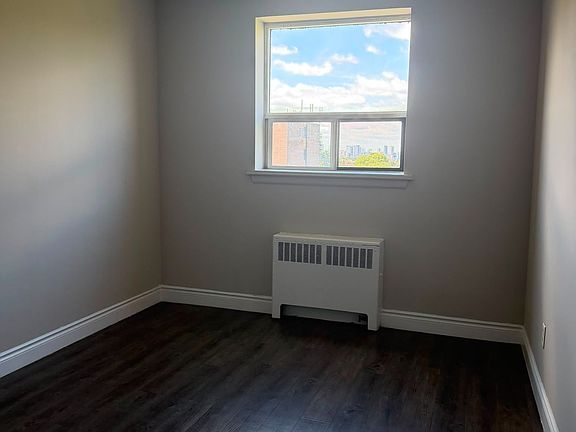 4th image of 468 Ottawa St N #639-D