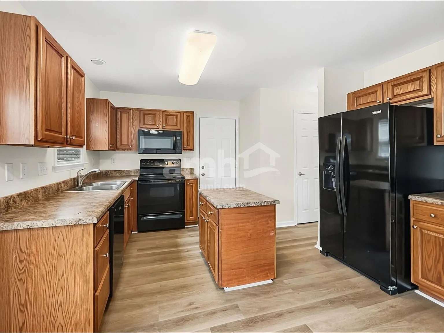 4 bed, 2.5 bath, 1630 sqft, $2,225 — Photo 4