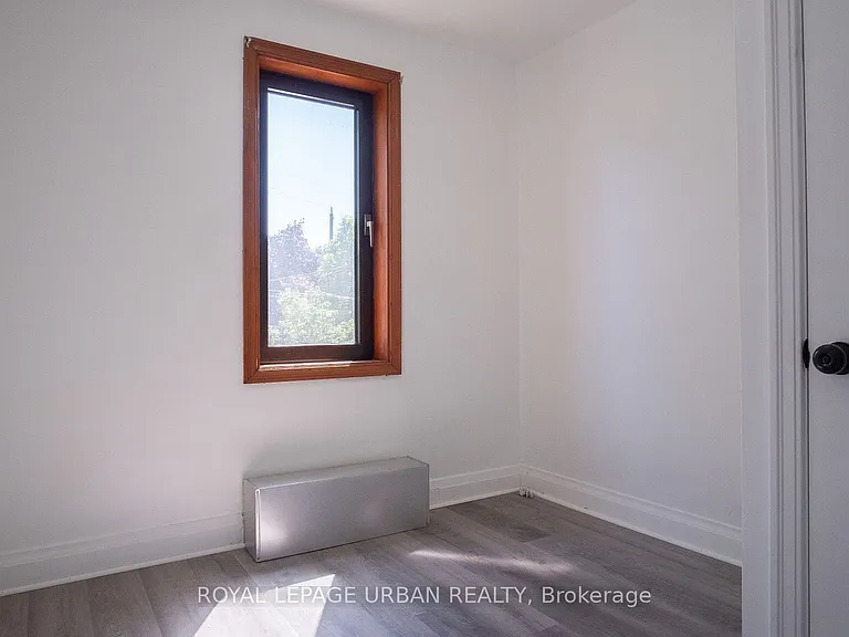 14 Camrose Cres — Photo 14