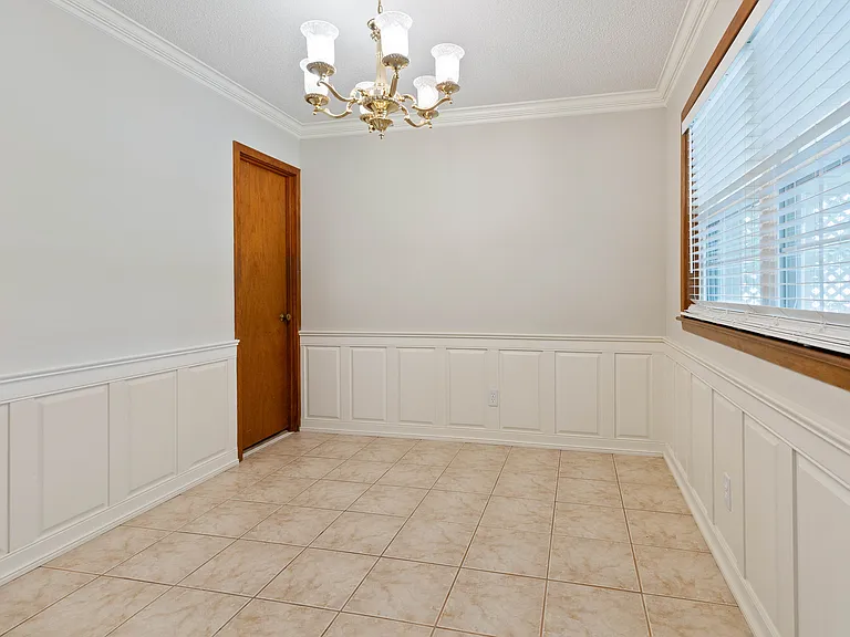 504 Alonda Dr — Photo 12