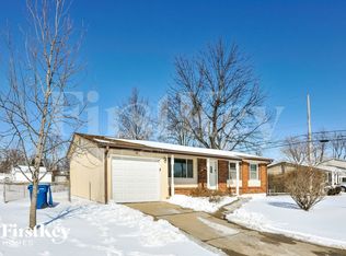 12029 Glengrove Dr, Maryland Heights, MO 63043