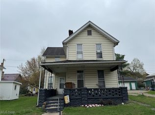 871 Chestnut St, Coshocton, OH 43812
