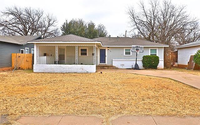 1st image of 749 Westview Dr
