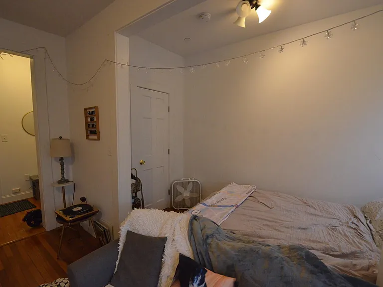 69 Gainsborough St #8 — Photo 6