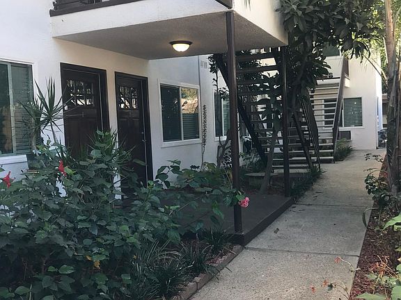 3rd image of 881 N Oakland Ave APT 7
