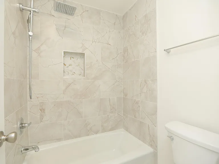 2050 Augusta Dr — Photo 20