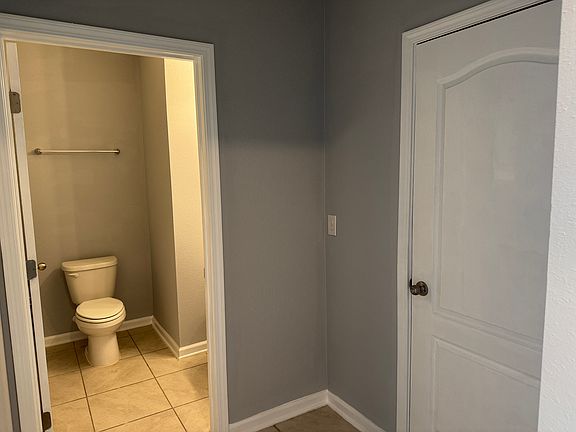 3rd image of 236 Pasadena Dr