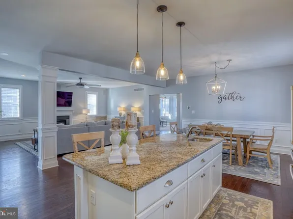 513 Spring Hollow Dr, Middletown, DE 19709